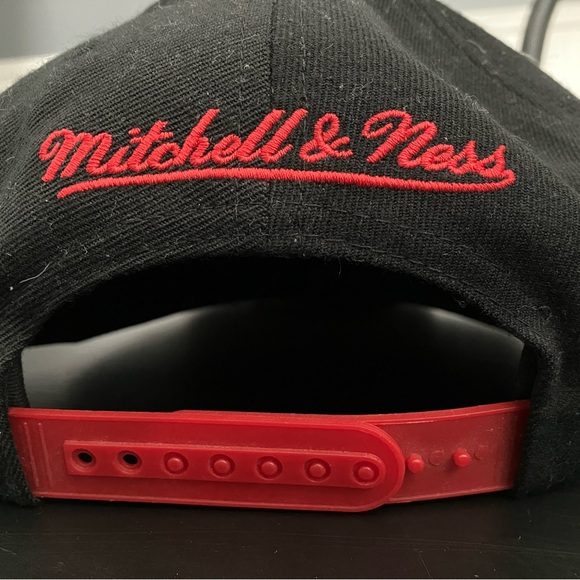 Lot of 5 Chicago Bulls SnapBack Caps Hats! Mitchell + Ness New Era Jordan Nike - Picture 8 of 16